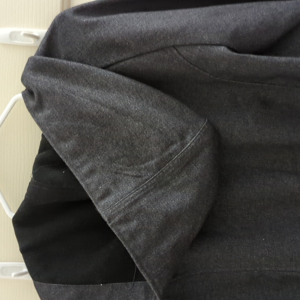 Roots Jacket - Picture 7 of 8